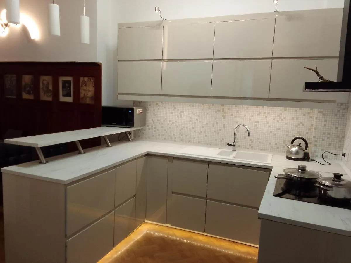 Parkside Large Modern Garden View Apartment Βουδαπέστη