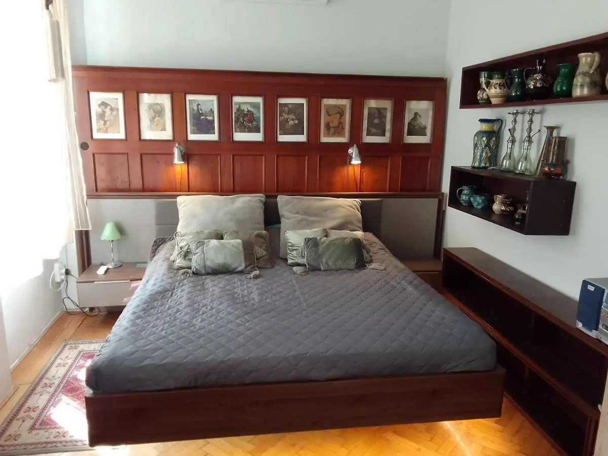 Parkside Large Modern Garden View Apartment Βουδαπέστη