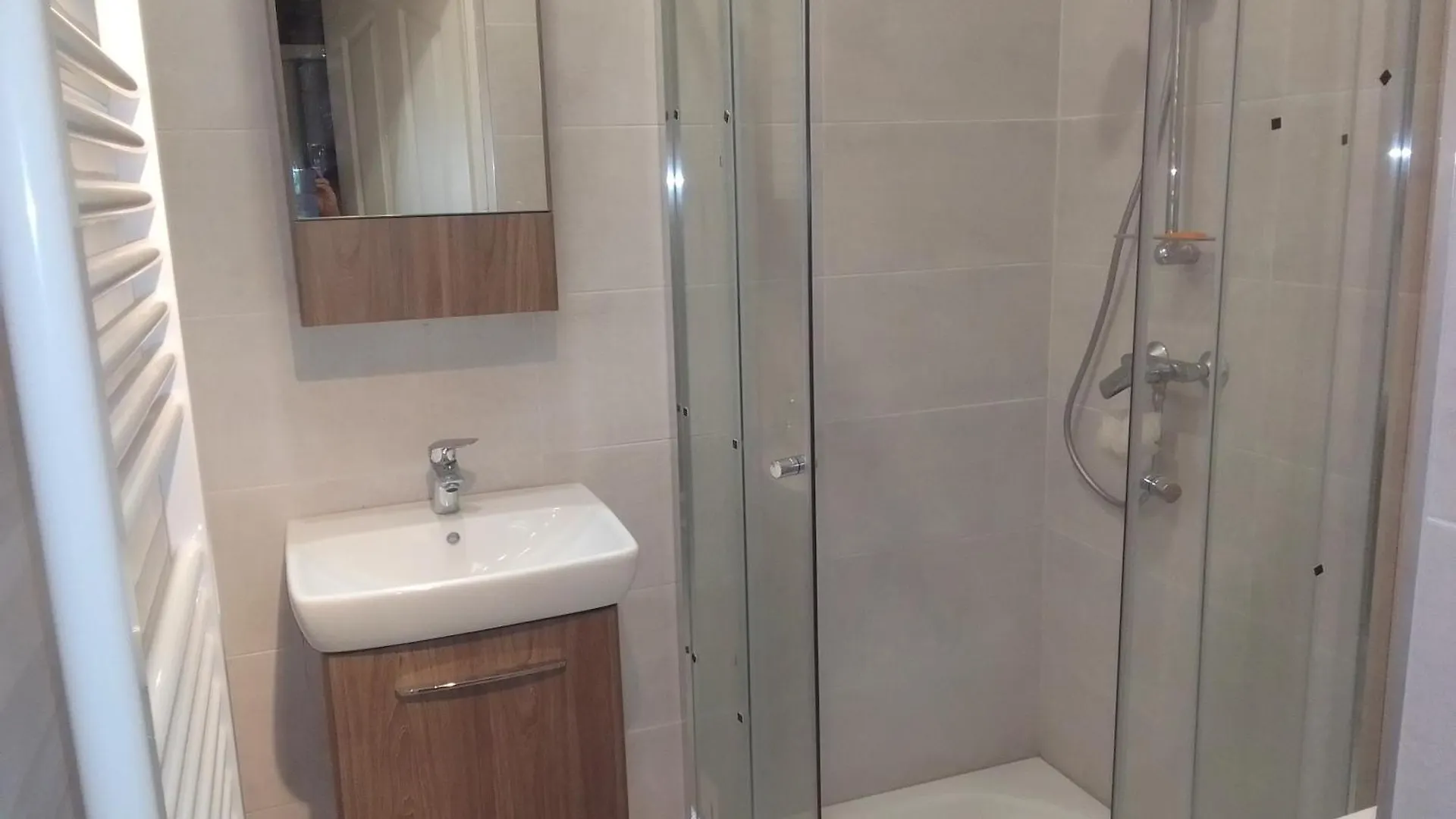 Parkside Large Modern Garden View Apartment Βουδαπέστη
